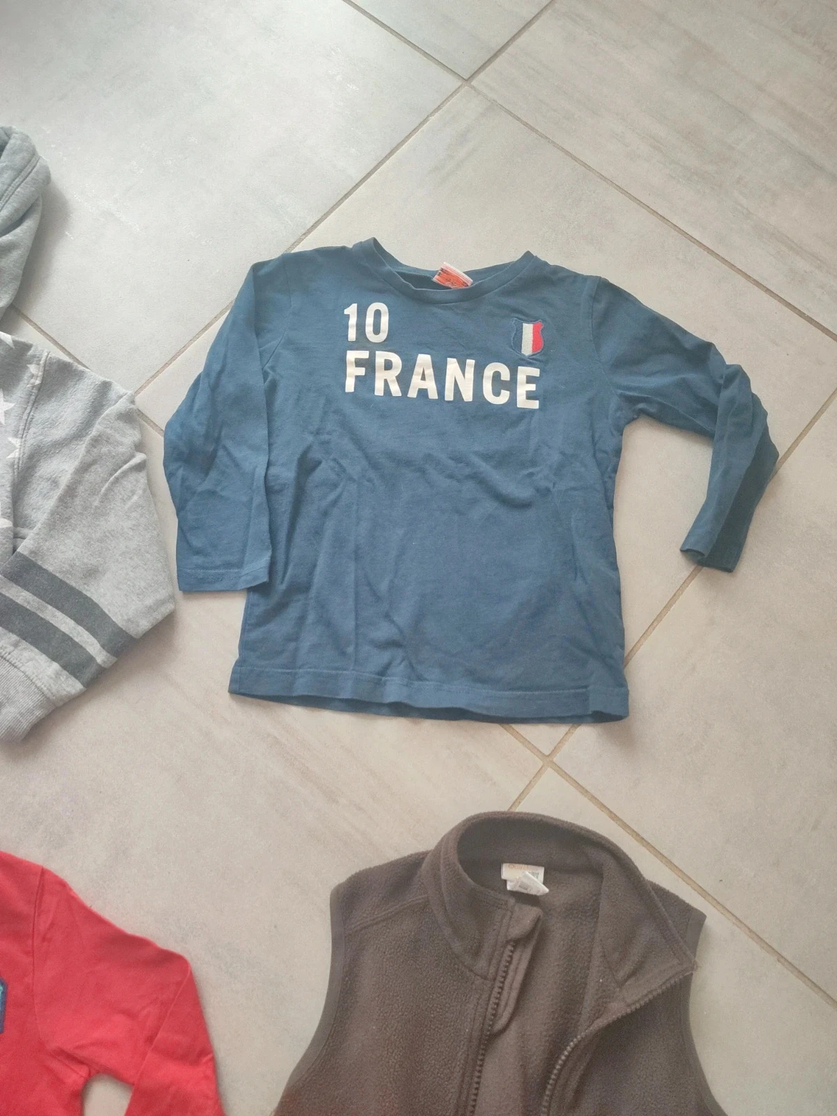 Lot kleding voor jongens van 4 jaar – photo 5